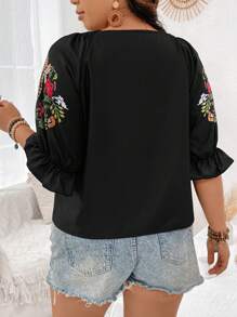 Breezaya Plus Size Floral Print Collar Neck Tie Front Shirt - Multicolor - View 2