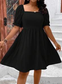 Calvaya 大尺寸女士簡約黑色短袖連衣裙 - 黑色 - 查看 1