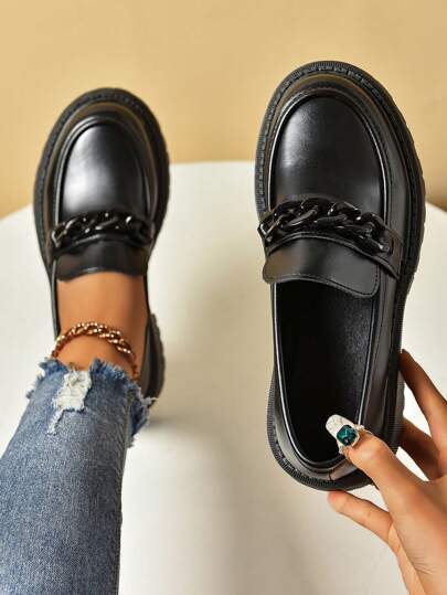 Moderiktiga, bekväma plusstorlekar tjocksulor för damer med metallspänne