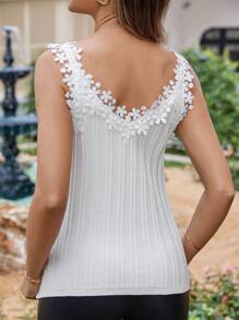 SHEIN Clasi Elegante Blusa Sin Mangas Tejida Con Apliques Florales Decorativos Para Mujeres - Blanco - Ver 6