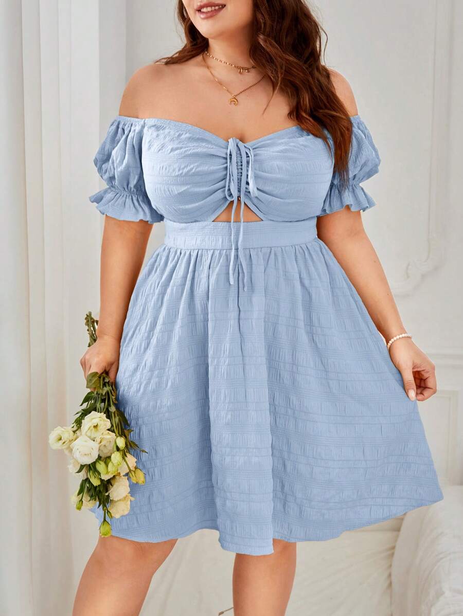 Dreamara Plus Size Đầm dây rút trễ vai màu trơn khoét rỗng - Màu xanh nhạt - Xem 1