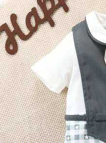 SHEIN 寶寶男孩優雅的學院風復古領帶領口格子拼接短連身褲套裝,搭配馬甲,適用於春夏外出穿著 - 彩色 - 查看 3