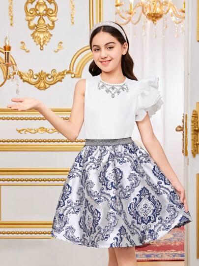 SHEIN Tween女孩休閒圓領上衣，配有鑽石裝飾和褶邊搭配