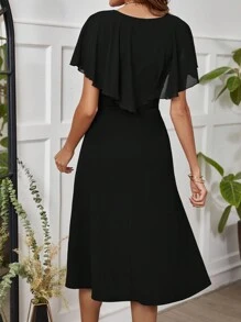 SHEIN Clasi 女士中長款綠色洋裝,帶有荷葉邊邊緣 - 黑色 - 查看 2