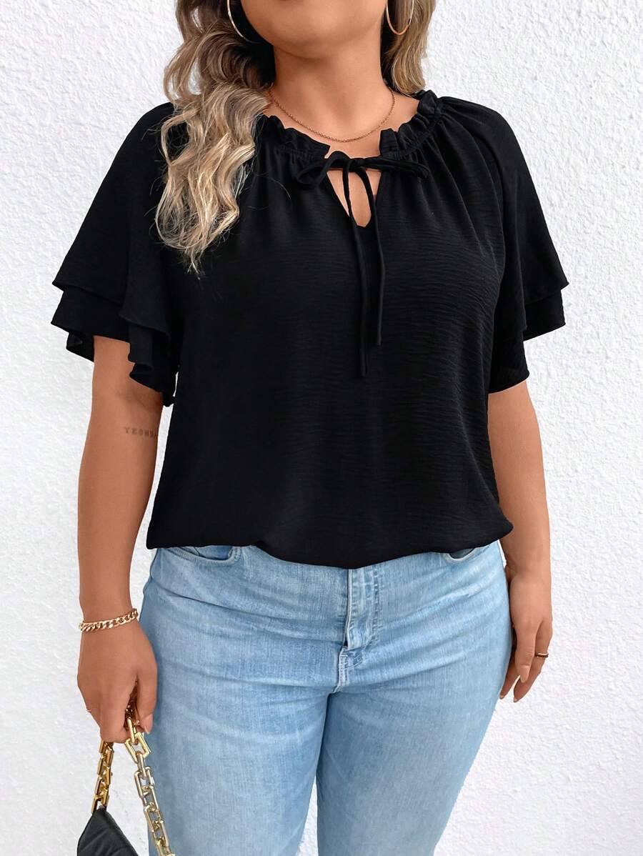 EMERY ROSE Blusa De Talla Grande Con Lazo Al Cuello, Adorno De Volantes Y Mangas Acampanadas Para Mujeres - Negro - Ver 1