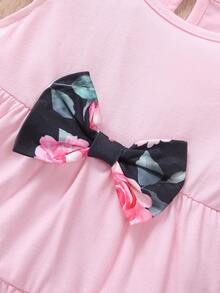 Conjunto informal para bebé niña compuesto por: falda estilo paraguas, blusa de manga corta y pantalones elegantes acampanados con aplicación de flor - Multicolor - Ver 8
