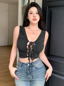 DAZY Camiseta de tirantes con cuello en V y pliegues, top sexy para mujer