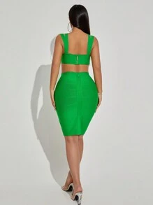 SHEIN SXY 時尚女士性感假期綠色緊身連身裙，帶有纏繞紋理和分段優雅。無袖吊帶設計，高彈性短緊身性感連衣裙，腰部設計點空心，高彈性。 - 綠色 - 查看 5