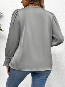 SHEIN Clasi Camisa Plisada De Talla Grande Con Mangas De Linterna, Frontal Cruzado Y Color Sólido. - Gris - Ver 2