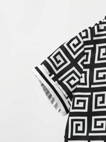 SHEIN Peto informal de patrón geométrico con cuello para niño joven - Negro - Ver 5