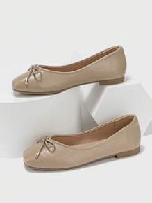 Women's Soft Bottom Square Toe Flat Shoes With Bow Knot Detail And Comfortable Soft Leather Valentines