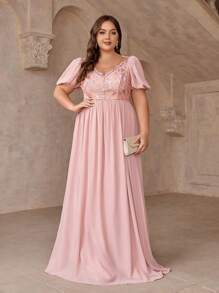 SHEIN Belle Vestido De Dama De Honor Elegante De Talla Grande Con Estilo De Princesa, Con Estampado Floral Y Bordado De Remiendo Para Mujeres