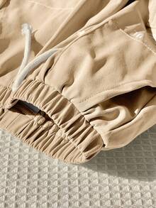 SHEIN 1件年輕男孩休閒運動街頭風格白色褲子，特色可愛英文印花，3D口袋，薄霧藍，適合日常穿著、上學、運動、旅遊、戶外活動、春夏季節。 - 卡其色 - 查看 6