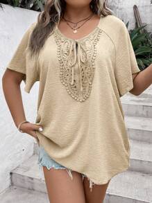 SHEIN Clasi 大码短袖荷叶边领刺绣花卉装饰宽松休闲通勤度假衬衫 - 卡其色 - 查看 4