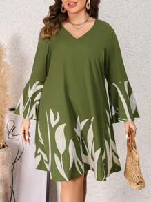SHEIN LUNE 大尺碼印花v領襯衫袖洋裝 - 軍綠色 - 查看 1