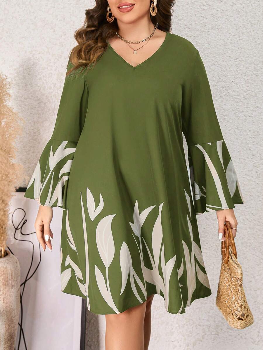 SHEIN LUNE 大尺碼印花v領襯衫袖洋裝 - 軍綠色 - 查看 1