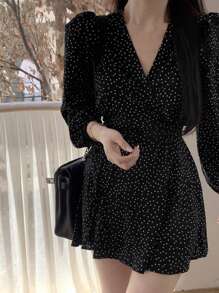 1 件女式波尔卡圆点印花裹身系带连衣裙（带肩垫）