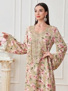 Al Najma Women's Elegant Arabic Suit With Embroidered Floral Pattern, Modest Kaftan - Green - View 4