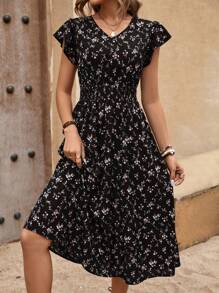 Breezaya 草莓印花a字裙,細褶邊和收集腰 - 黑色 - 查看 1