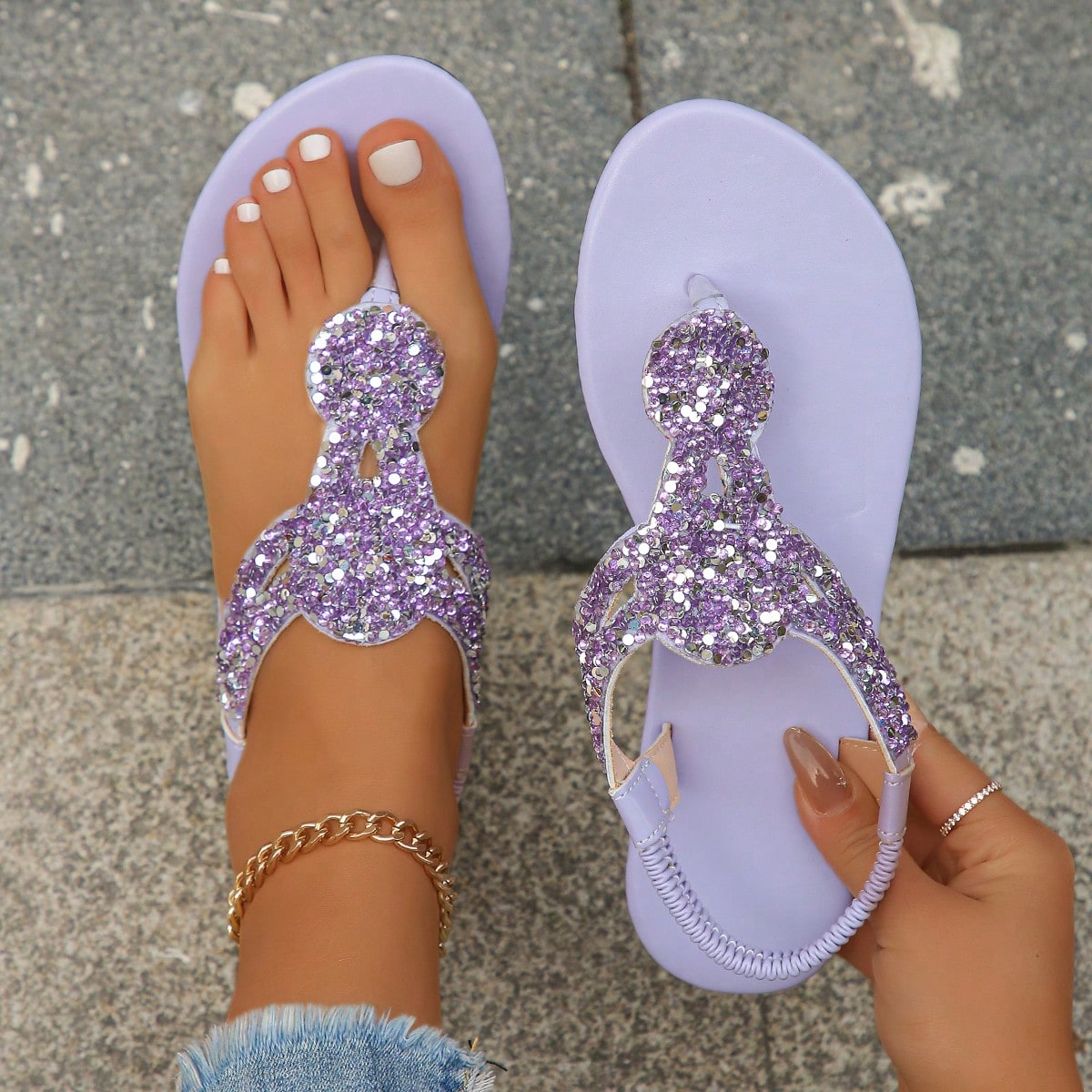 Sandalias planas de mujer de moda con puntera redonda, para uso diario casual y playa, verano, diseño de rhinestones púrpura abierto en la puntera,