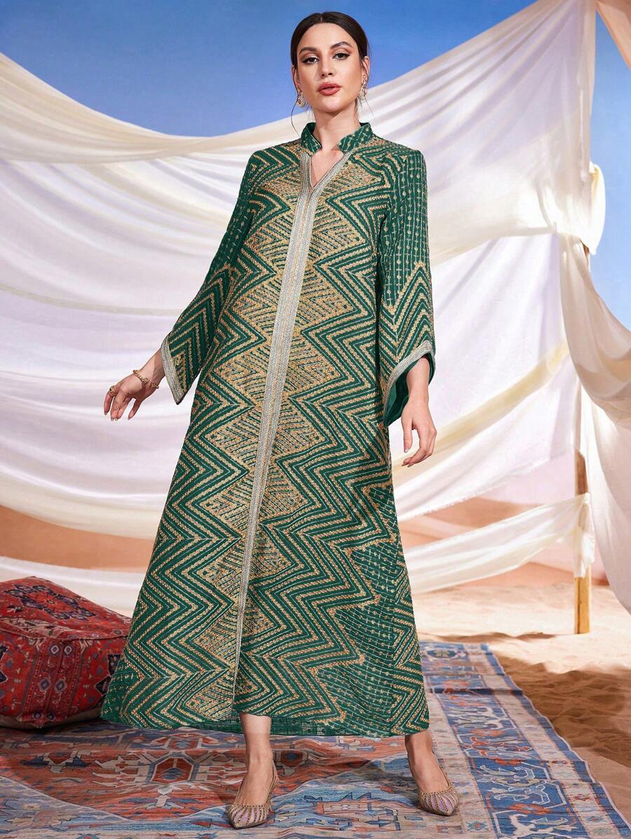 Al Najma 打补丁刺绣丝带细节有缺口领修身腰线连衣裙 - 彩色 - 查看 1