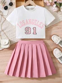 SHEIN Conjunto para niña preadolescente de dos piezas con camisa impresa con patrones de letras y números y falda plisada de unicolor - Rosa vieja - Ver 1