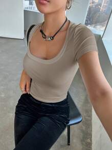 DAZY Solid Color Round Neck Slim Fit Short Sleeve T-Shirt - Khaki - View 3