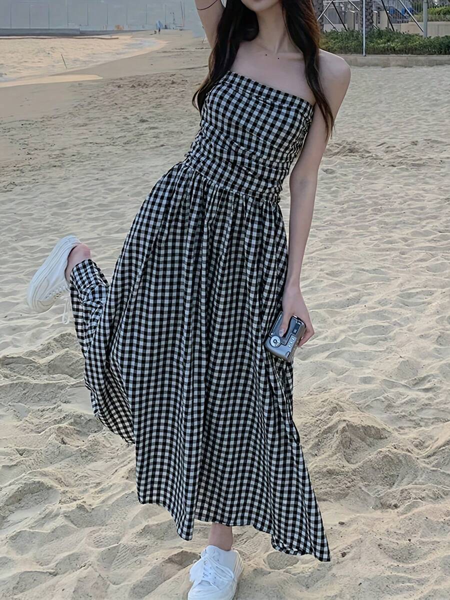 假日风格方格露肩连衣裙