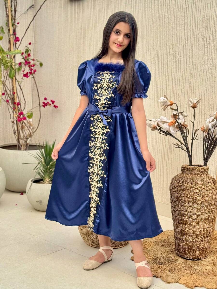 SHEIN 補間女孩泡泡袖蓬鬆拼布花卉刺繡束帶連身裙 - 藍色 - 查看 1