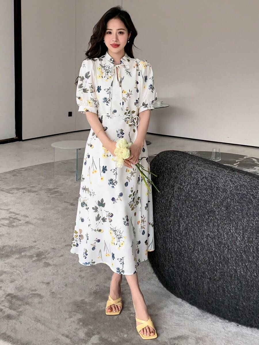 DAZY Women's Floral Printed Short Sleeve Tie Neck Dress - White - View 1
