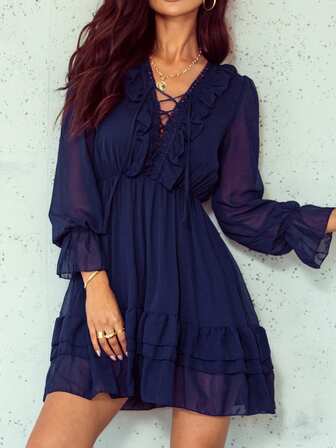 Rochie mini cu maneci lungi cu volane cu decolteu in V