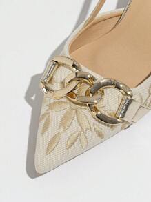 Giày cao gót mũi nhọn bằng vải với chi tiết thêu trang trí dây xích dành cho nữ, kiểu dáng thanh lịch, phù hợp cho sinh hoạt hàng ngày và các hoạt động ngoài trời như dự tiệc và mua sắm vào mùa xuân và mùa hè, màu vàng kim, sang trọng, giày bít mũi nữ, trang phục dự tiệc. - Vàng - Xem 6
