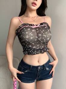 Dazy Designer Camiseta sin mangas de mujer con bordes en contraste de color, corte envuelto y con forma de orejas, diseñada con encaje delicado y volantes