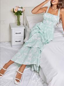 SHEIN Privé Langes mehrlagiges Blumenkleid für Damen, langes Sommerkleid, Blumenkleid, grünes Blumenkleid, romantischer Urlaub, romantische Eleganz, Musikfestival, Swing-Kleid, Gartenparty-Kleidung/Picknick, Osterkleid