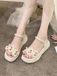 女性花卉設計連衣裙涼鞋，夏季新款，多功能厚底法式楔型和平底羅馬涼鞋 - 米色 - 查看 2