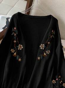 Franclia 大码女式纯色刺绣花卉休闲开衫 - 黑色 - 查看 6