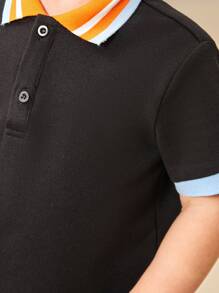 SHEIN Jonge jongen 1 stuk Casual College stijl Kleurblok Kraag & Mouw Zoom Korte mouwen Polo Comfortabel Kledingstof , Ademend En Terug naar school , Geschikt Voor Zomer Seizoen