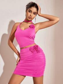 SHEIN BAE Conjunto De Parte Superior Sin Mangas Con Escote En V Profundo Y Falda De Tubo Con Pliegues En Color Rosa Brillante Sólido, Con Adorno De Flor 3d, Ideal Para El Verano
