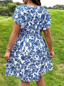 SHEIN Clasi Kích thước lớn Của phụ nữ In hoa Bọc Vòng cổ Đầm - Xanh và trắng - Xem 2