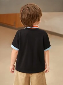 SHEIN Jonge jongen 1 stuk Casual College stijl Kleurblok Kraag & Mouw Zoom Korte mouwen Polo Comfortabel Kledingstof , Ademend En Terug naar school , Geschikt Voor Zomer Seizoen