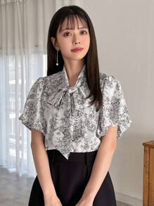 FRIFUL Women's Plant Printed Tie Front Short Sleeve Shirt