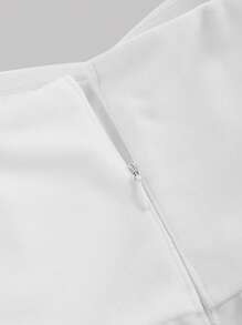 SHEIN MOD Váy trắng hở vai cỡ lớn có tay áo chuông trang trí hoa 3D - trắng - Xem 3