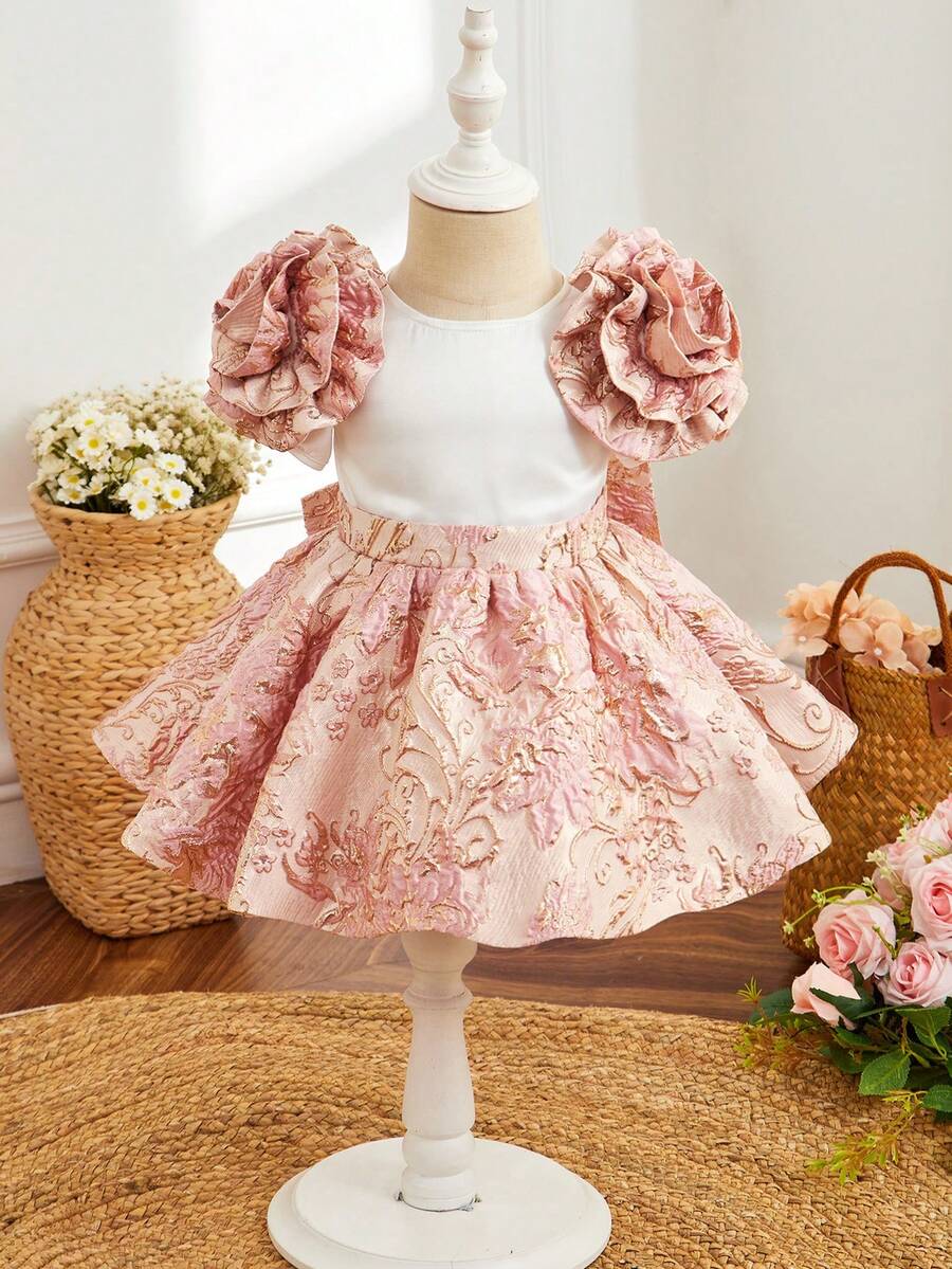 SHEIN Vestido lindo de manga corta para bebé niña con flores 3D y diseño en forma de A - Rosa - Ver 1