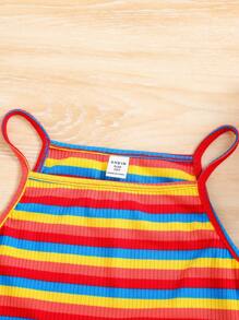 SHEIN مجموعة فتيات المراهقات الصيفية الربيعية Boho Trendy المكونة من قطعتين وتتضمن قمم خطوط متناقضة واسعة وشورت جينز ممزق يعاد تدويره مع الحزوز، ملابس صيفية للفتيات