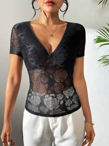 SHEIN Privé 女士淺色蕾絲深v領修身t恤 - 黑色 - 查看 3