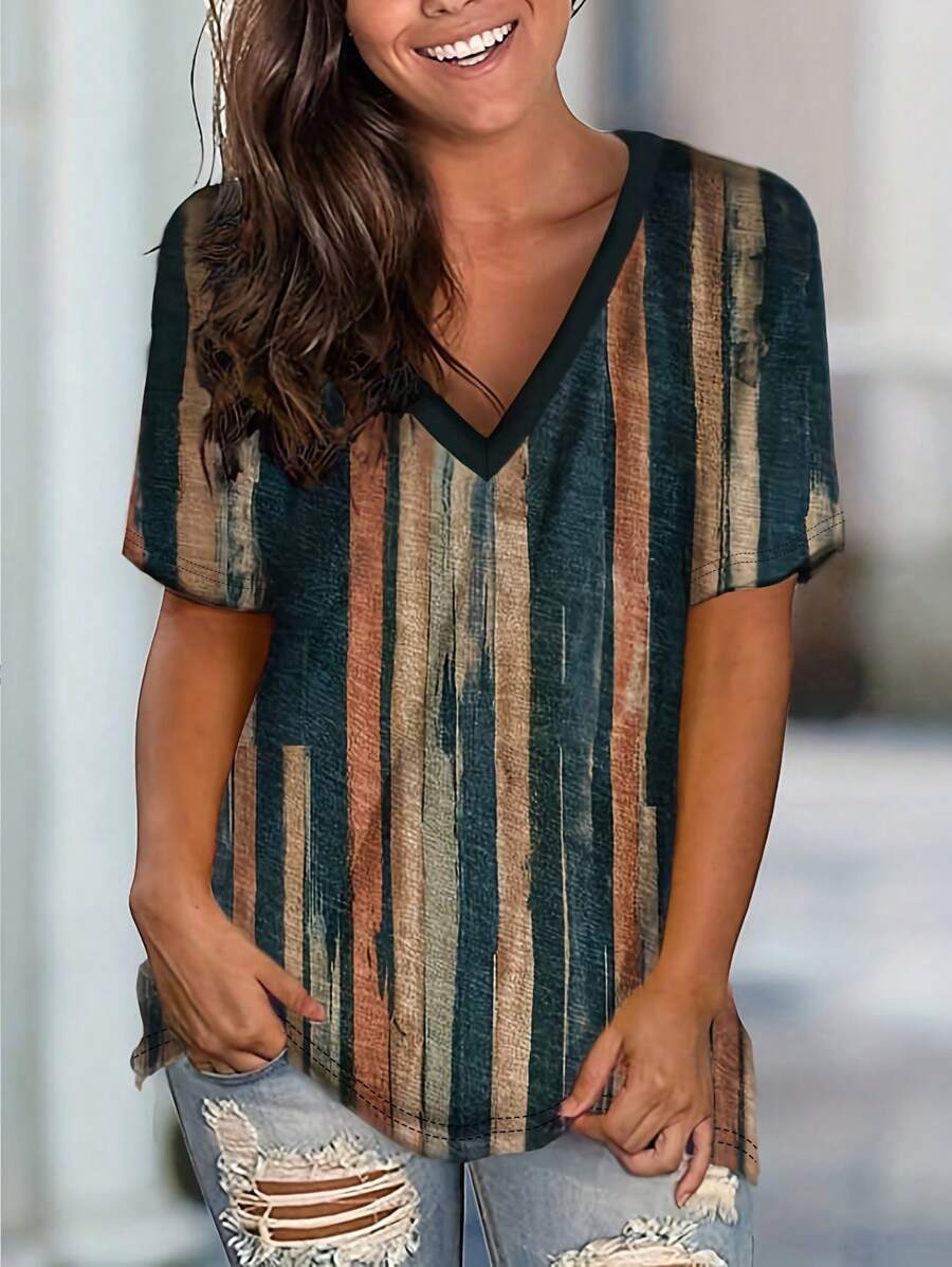 SHEIN LUNE 大尺碼條紋印花休閒v領t卹 - 彩色 - 查看 1