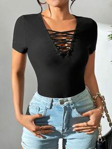 SHEIN Privé 女士實色交叉肩帶修身t恤 - 黑色 - 查看 3