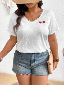 SHEIN Frenchy 大尺碼心形印花V領T恤 - 白色 - 查看 1