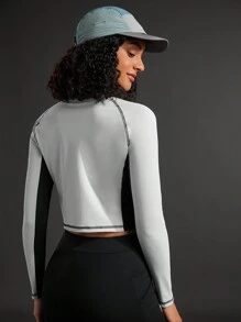 In My Nature 女士立領字母印花長拉幫袖戶外T恤 - 灰色 - 查看 2