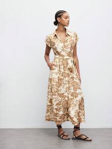 Maija 2026 Robe décontractée à imprimé floral avec boutons pour femmes, printemps/été. Ouverture centrale avec boutons, col châle et manches courtes, ceinture à la taille. Robe d'été pour plage et vacances - Nude - Voir 4